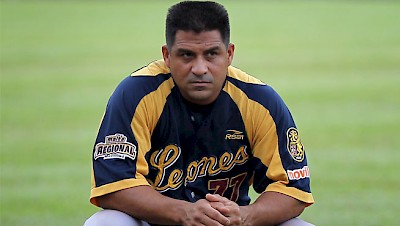 Wilfredo Romero, Manager of the Leones