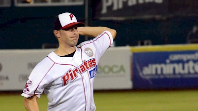 Pitcher Evan MacLane