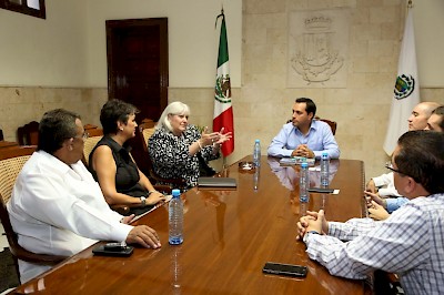 http://yucatan.com.mx/merida/gobierno-merida/invitan-a-empresarios-de-houston-para-que-inviertan-en-merida