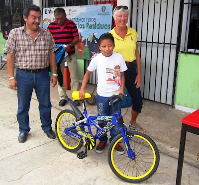 Sharon Helgason of the Chicxulub Food Bank near Progreso, Yucatan, Mexico