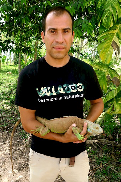 Jonathon Josue Navarro Conseca, Director General of Vallazoo