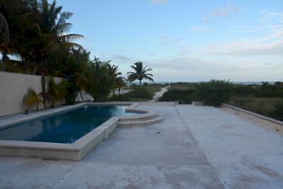 beachhouse-notmaintained